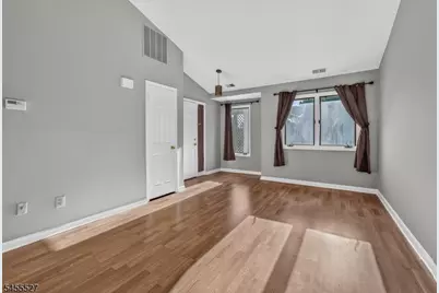 8 Augusta Dr, Clinton Township, NJ 08801 - Photo 4