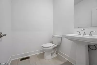52 Eastwood Ter, East Hanover Township, NJ 07936 - Photo 10