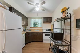 18 Deanna Dr, Hillsborough Township, NJ 08844 - Photo 8