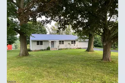 151 Petticoat Ln, Clinton Township, NJ 08833 - Photo 2