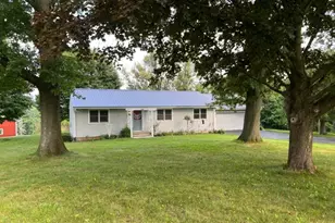 151 Petticoat Ln, Clinton Township, NJ 08833 - Photo 2
