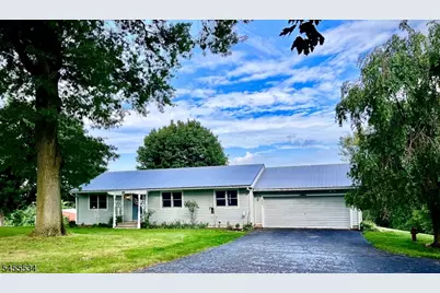 151 Petticoat Ln, Clinton Township, NJ 08833 - Photo 4