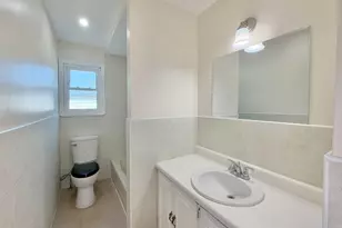 220 Astoria Pl, Union Township, NJ 07083 - Photo 10