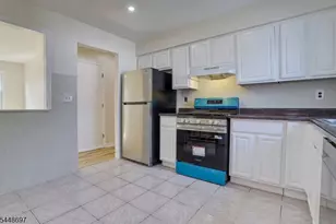 220 Astoria Pl, Union Township, NJ 07083 - Photo 18