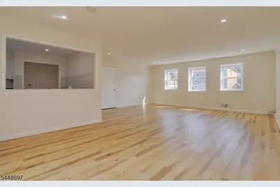 220 Astoria Pl #2, Union Township, NJ 07083 - Photo 8