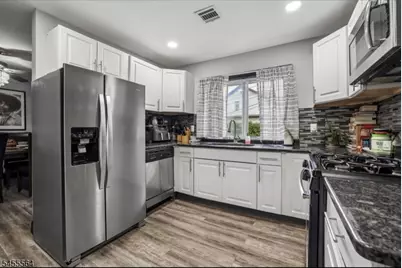 382 Amherst St, East Orange, NJ 07018 - Photo 8