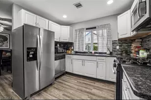 382 Amherst St, East Orange, NJ 07018 - Photo 8