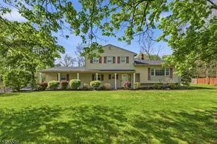 61 Queen Anne Dr, Bernards Township, NJ 07920 - Photo 2