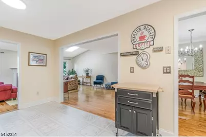 26 Maple Ct, Raritan Township, NJ 08822 - Photo 6