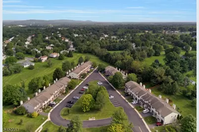 26 Maple Ct, Raritan Township, NJ 08822 - Photo 2