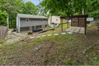 560 Dell Rd, Roxbury Township, NJ 07850 - Photo 6