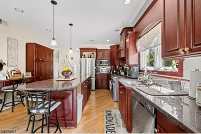 70 Farmingdale Rd, Wayne, NJ 07470 - Photo 4