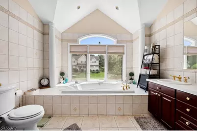70 Farmingdale Rd, Wayne, NJ 07470 - Photo 8
