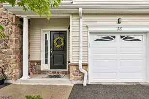 35 Red Oak Ct, Wanaque, NJ 07420 - Photo 2
