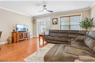 35 Red Oak Ct, Wanaque, NJ 07420 - Photo 8