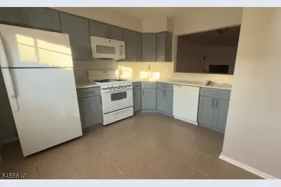 12 Nottingham Way, Franklin Township, NJ 08873 - Photo 2
