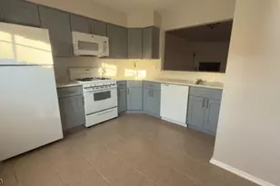12 Nottingham Way, Franklin Township, NJ 08873 - Photo 2