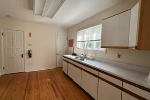 714 Milford Warren Glen Rd, Holland Township, NJ 08848 - Photo 4