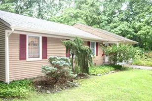 81 Possaghi Rd, Hampton Township, NJ 07860 - Photo 10