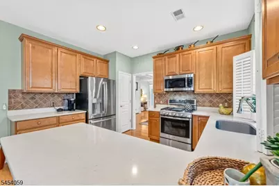 441 Crossfields Ln, Franklin Township, NJ 08873 - Photo 14