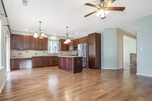 24 Stafford Ln, White Township, NJ 07823 - Photo 10