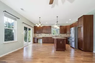 24 Stafford Ln, White Township, NJ 07823 - Photo 8