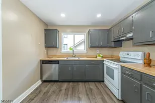 15277 Aspen Ct, Stanhope, NJ 07874 - Photo 4