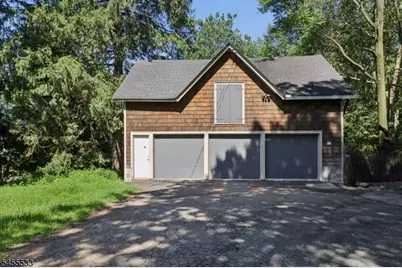 37 Livingston Ave, Roseland, NJ 07068 - Photo 2