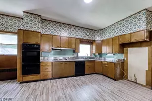 37 Livingston Ave, Roseland, NJ 07068 - Photo 8