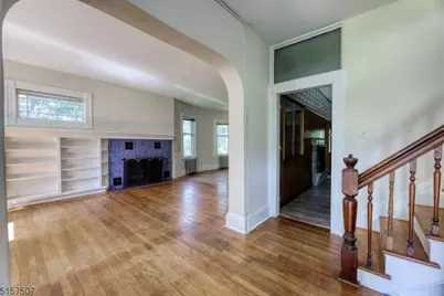 37 Livingston Ave, Roseland, NJ 07068 - Photo 4