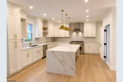 6 Scharg Ct, Clifton, NJ 07013 - Photo 4