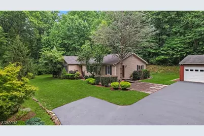 6 Garner Rd, Bethlehem Township, NJ 08804 - Photo 2