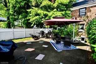 285 N Maple Ave, East Orange, NJ 07017 - Photo 10