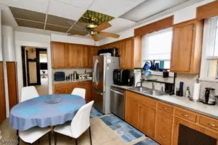 285 N Maple Ave, East Orange, NJ 07017 - Photo 6
