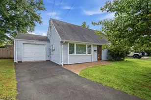 17 Joanna Pl, Woodbridge Township, NJ 07067 - Photo 2