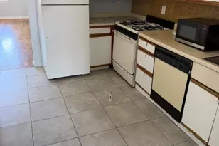 3484 John F. Kennedy Blvd, Jersey City, NJ 07307 - Photo 4