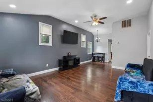 307 Boulevard Dr, Wayne, NJ 07470 - Photo 8