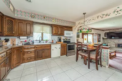 35 Van Winkle Ct, Woodland Park, NJ 07424 - Photo 6