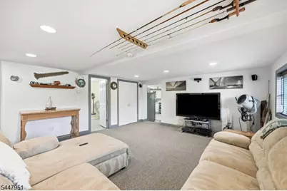 133 Sandra Dr, Parsippany, NJ 07054 - Photo 24