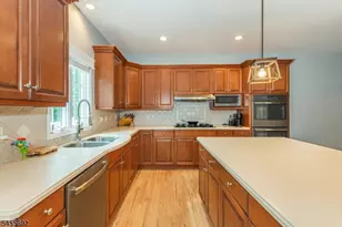 18 Stoneybrook Rd, Washington Township, NJ 07853 - Photo 18