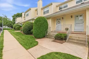 74 Freemont Ct, Franklin Township, NJ 08873 - Photo 2