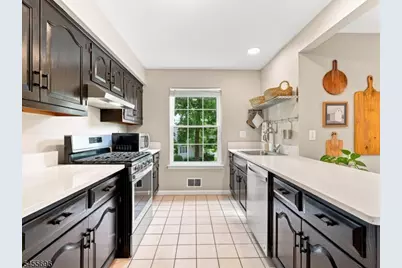 74 Freemont Ct, Franklin Township, NJ 08873 - Photo 4
