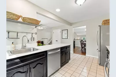 74 Freemont Ct, Franklin Township, NJ 08873 - Photo 6