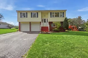 14 Harwich Rd, Lopatcong Township, NJ 08865 - Photo 2