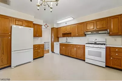 41-57 Rys Ter, Fair Lawn, NJ 07410 - Photo 8