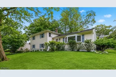 9 Trombley Dr, Livingston, NJ 07039 - Photo 2