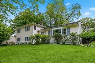 9 Trombley Dr, Livingston, NJ 07039 - Photo 2