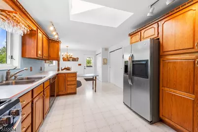 39 Cornhollow Rd, Roxbury Township, NJ 07876 - Photo 2