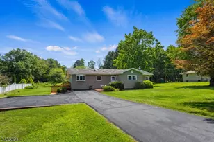 39 Corn Hollow Rd, Roxbury Township, NJ 07876 - Photo 28
