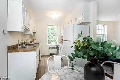 101 Gates Ave #4, Montclair Twp., NJ 07042 - Photo 8